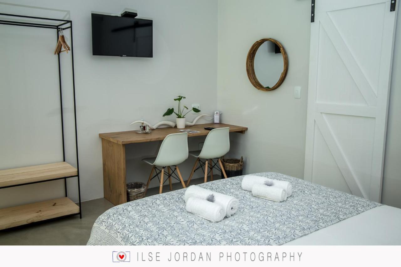 Raw Karoo Guest House เอาท์สโฮร์น ภายนอก รูปภาพ